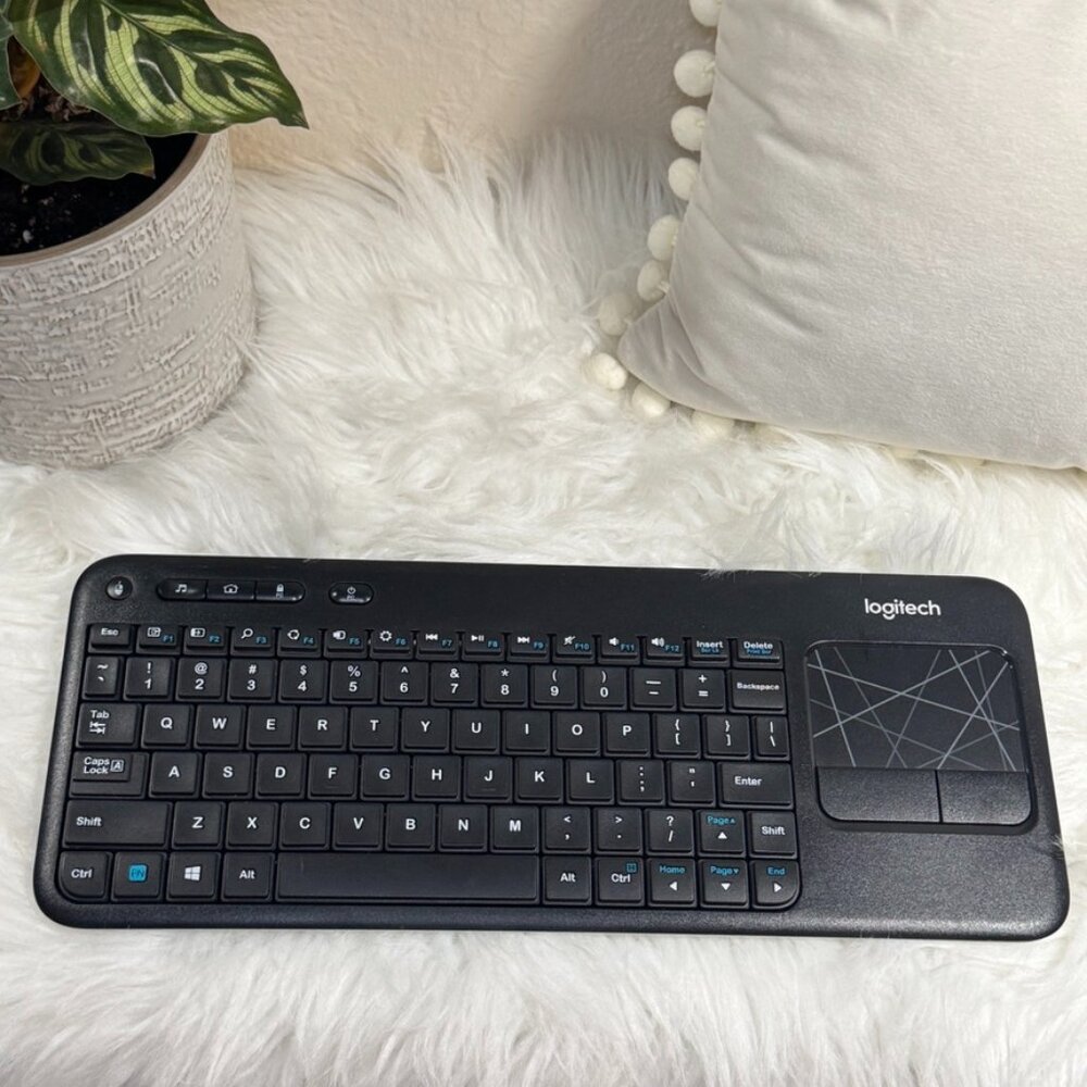 Logitech K400r Wireless Keyboard w/ Built-In Touchpad – Black